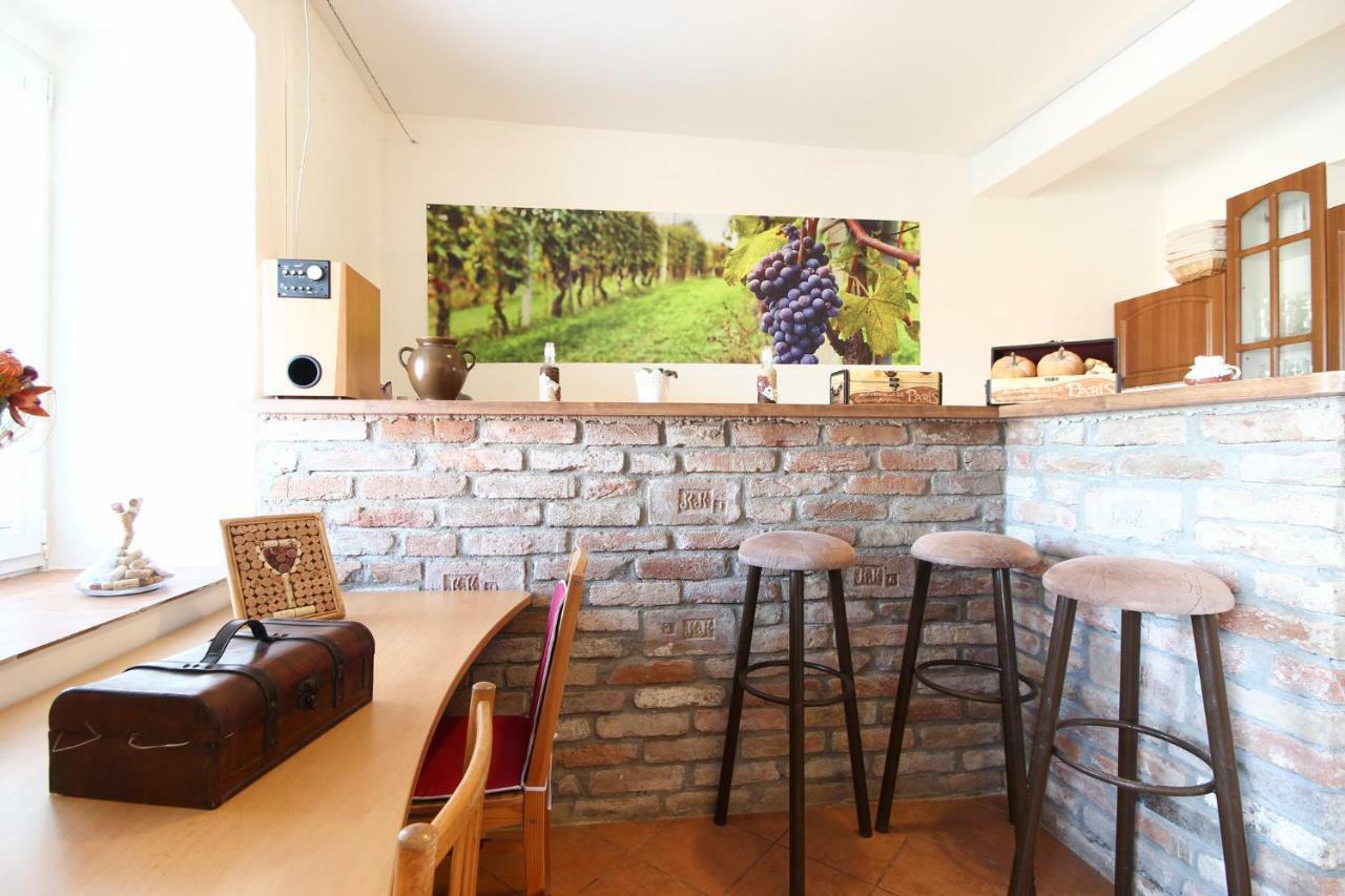 Penzion Bazen Vino Sklep U Palecku Zajeci Ngoại thất bức ảnh